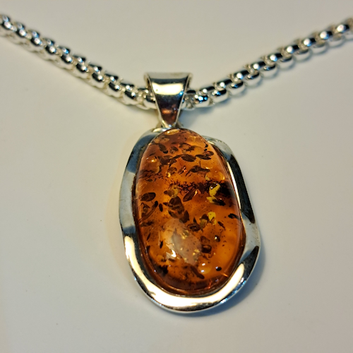 Click to view detail for HW-537 Pendant, Long Oval, Amber $130